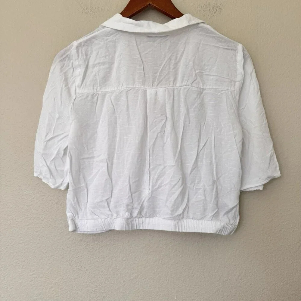 BCBGeneration WHITE COLLARED V NECK BRAIDED CROP … - image 6